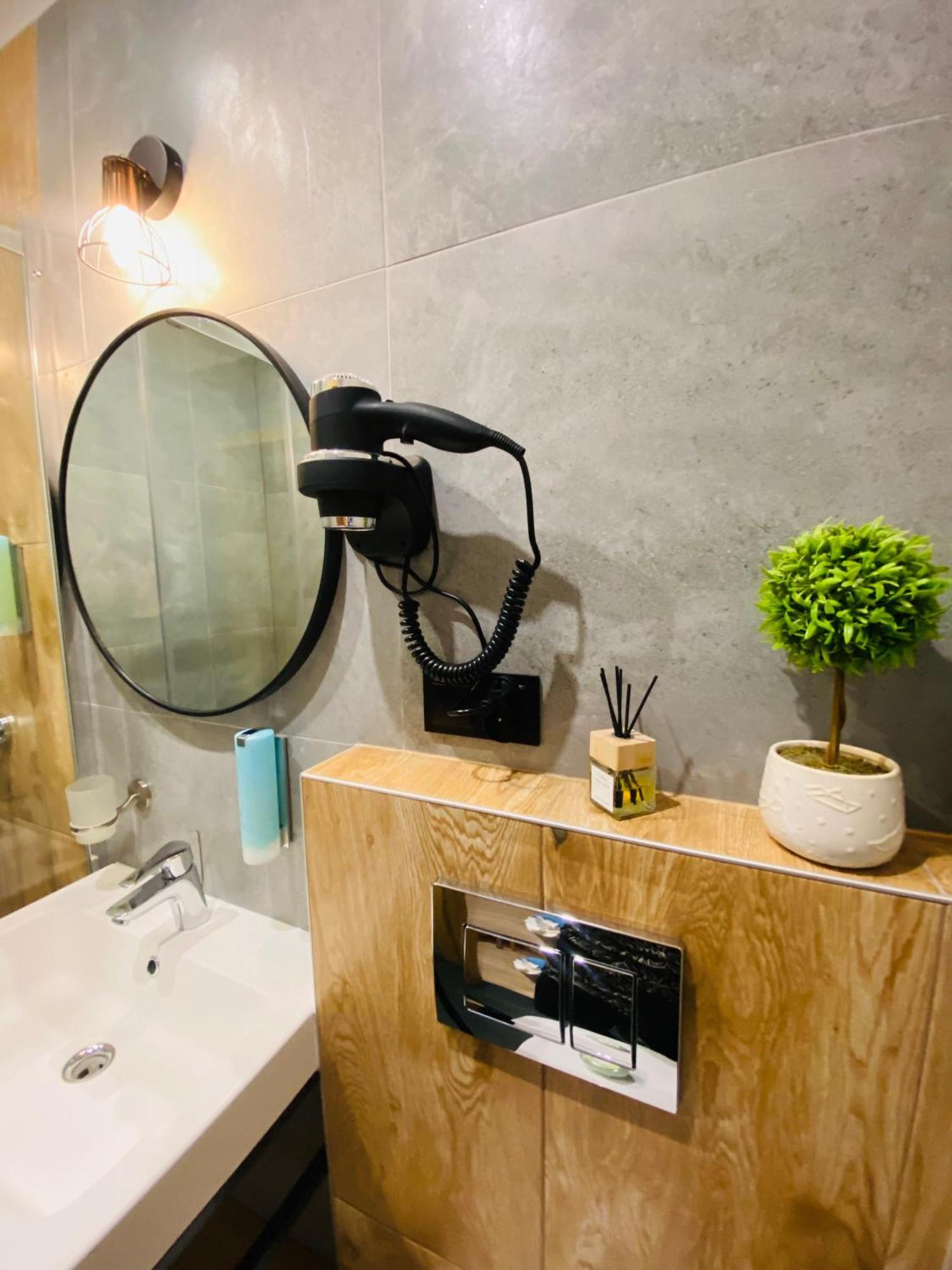 Krakow Apartments & Rooms Екстер'єр фото