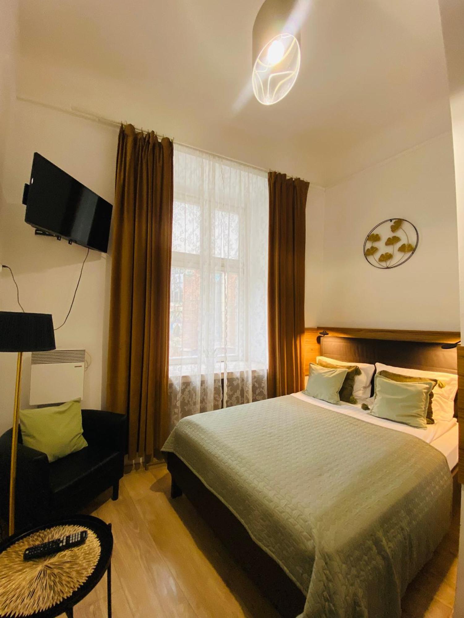 Krakow Apartments & Rooms Екстер'єр фото