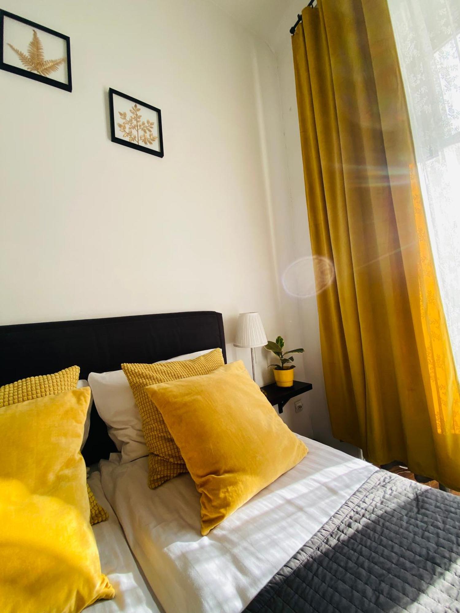 Krakow Apartments & Rooms Екстер'єр фото
