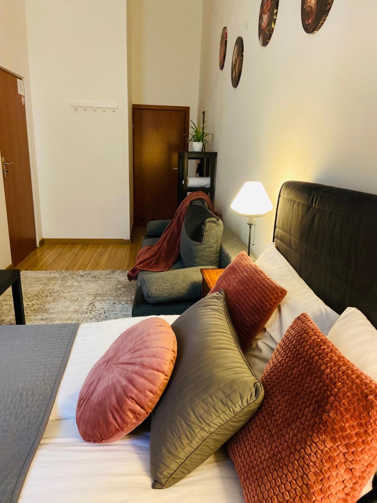 Krakow Apartments & Rooms Екстер'єр фото