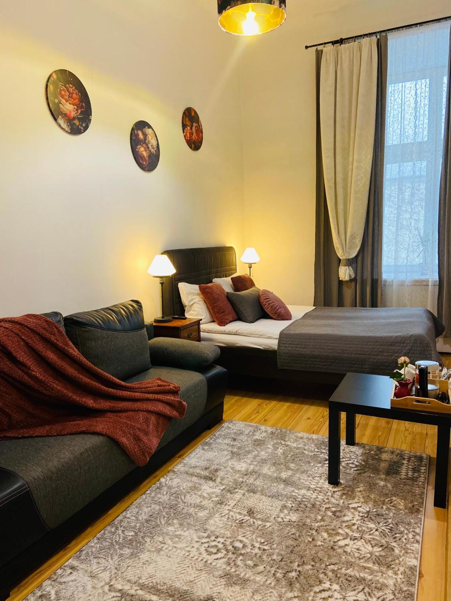 Krakow Apartments & Rooms Екстер'єр фото