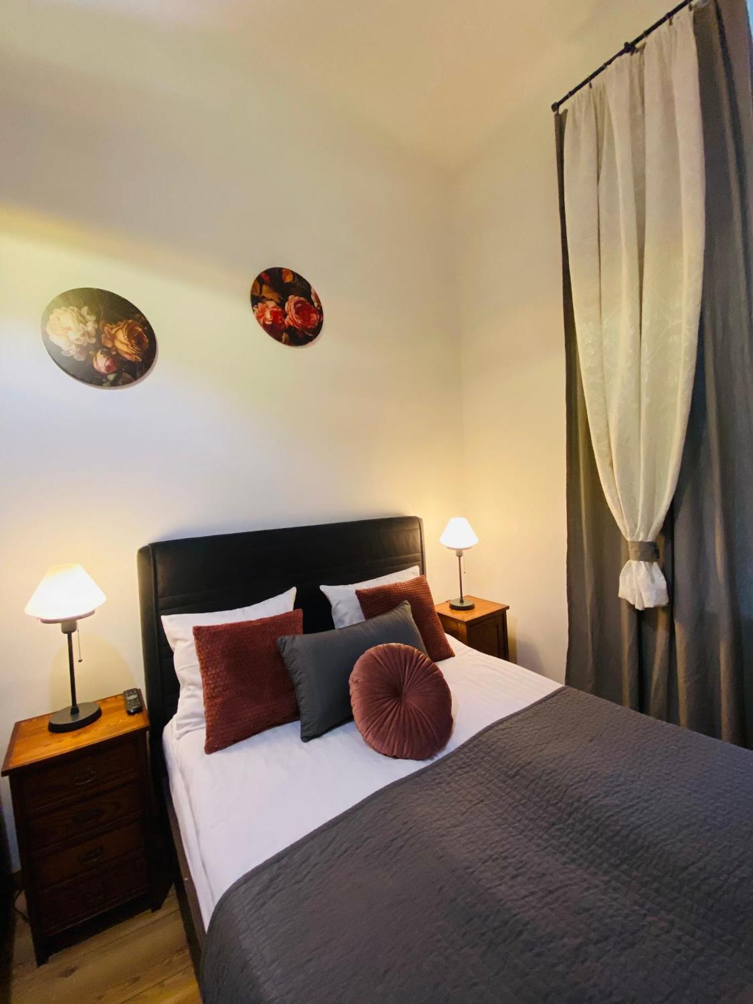 Krakow Apartments & Rooms Екстер'єр фото